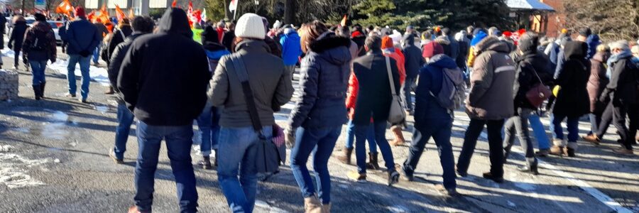 Emploi 2022 : hémorragie en France, beau fixe à l&rsquo;étranger